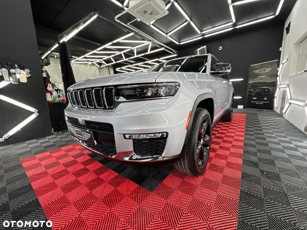 Jeep Grand Cherokee - 35