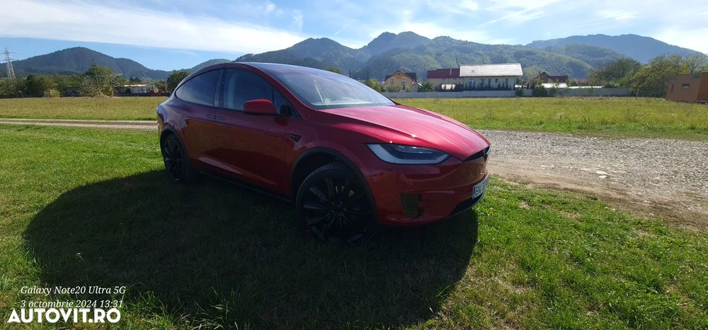 Tesla Model X - 4
