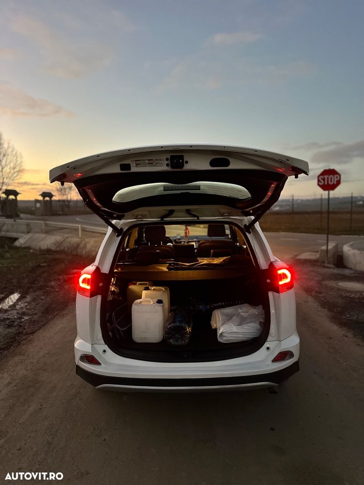 Toyota RAV4 2.0 D-4D 2WD Comfort - 6