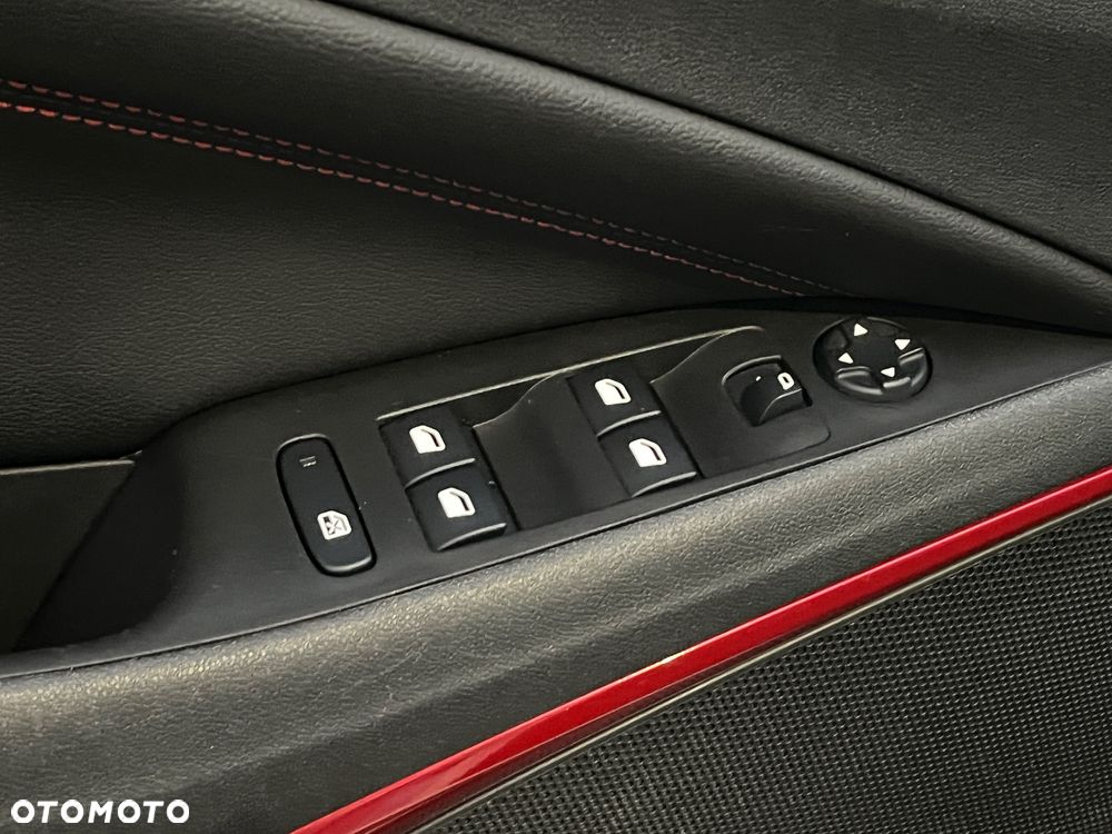 Opel Crossland 1.2 T GS Line - 28