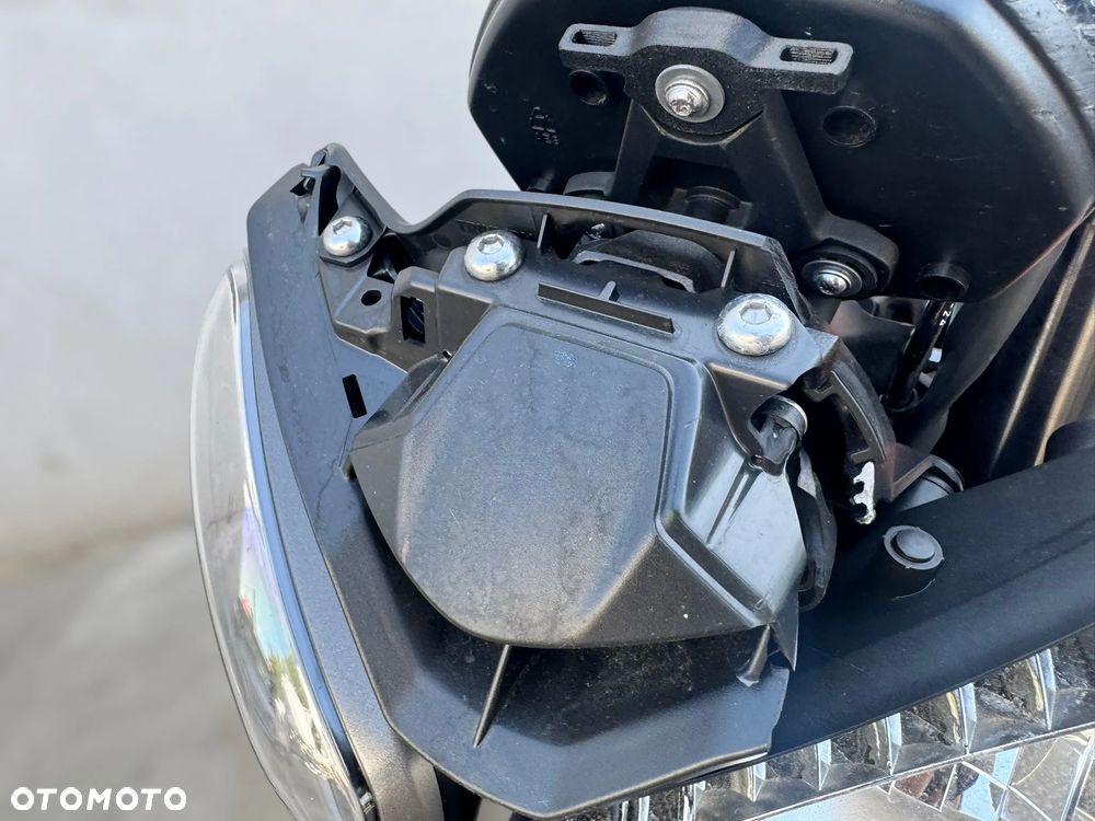 Triumph Street Triple - 16