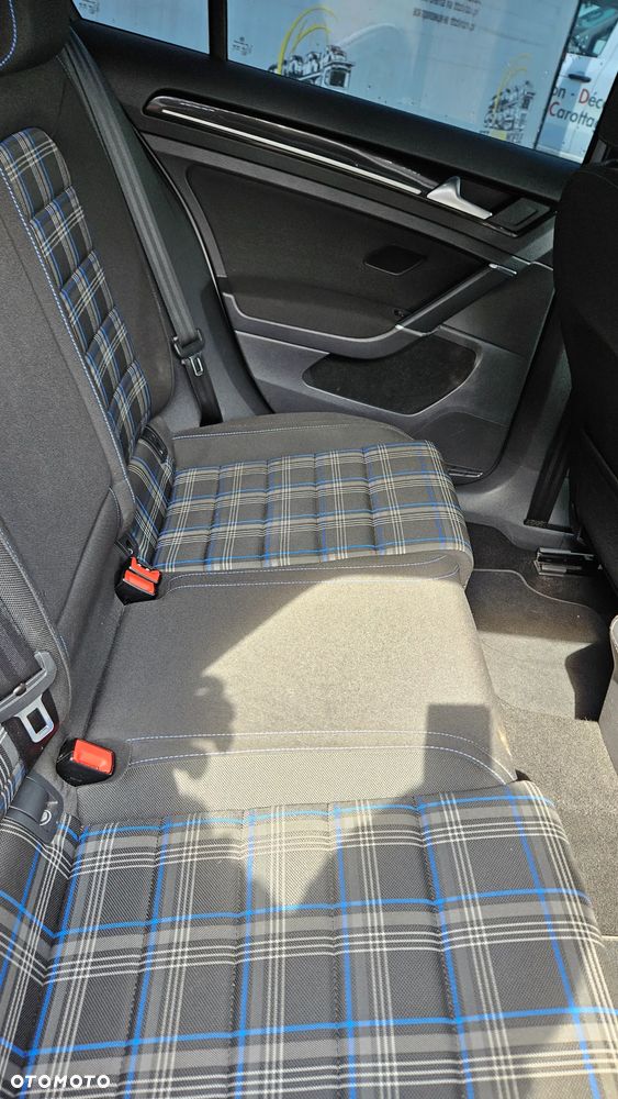 Volkswagen Golf - 29