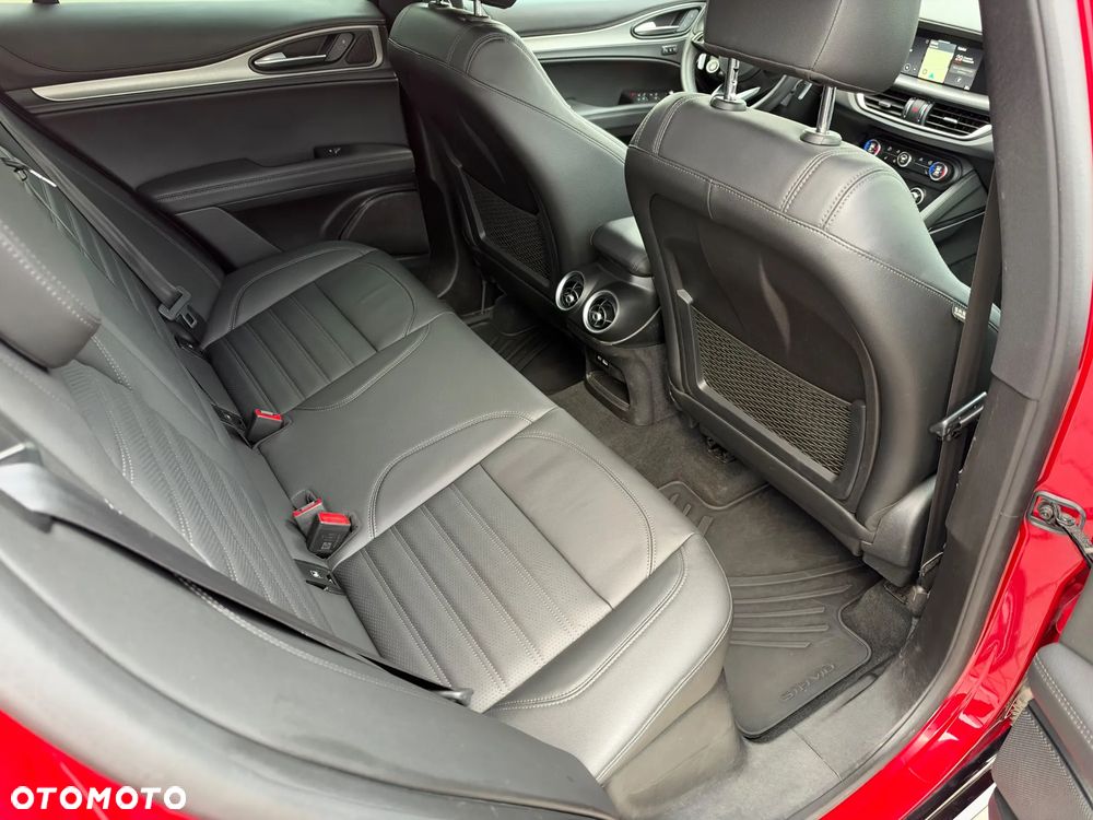 Alfa Romeo Stelvio 2.0 Turbo Veloce TI Q4 - 11