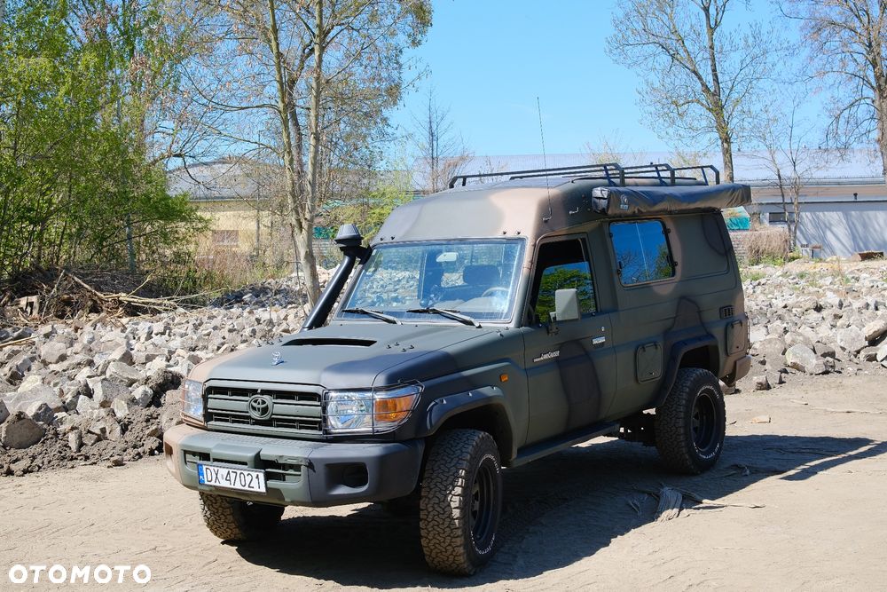 Toyota Land Cruiser - 15