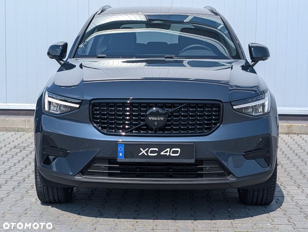 Volvo XC 40 B4 AWD Ultimate Dark - 16