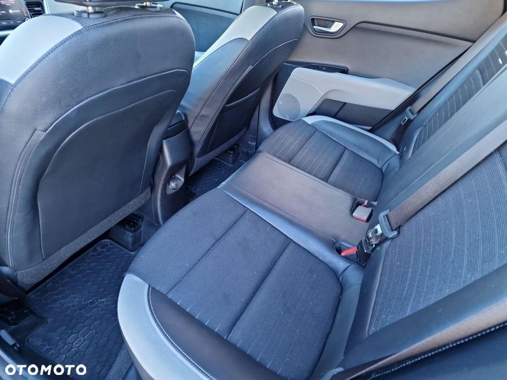 Kia Stonic 1.2 L - 14