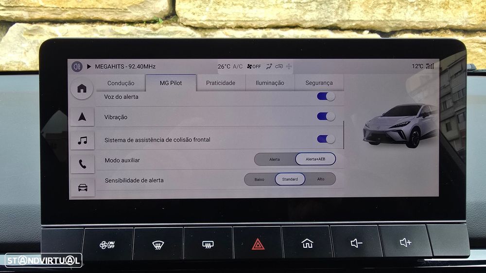 MG MG4 64 kWh Luxury - 32