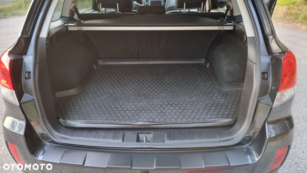 Subaru Outback 2.0 D Comfort AT - 32