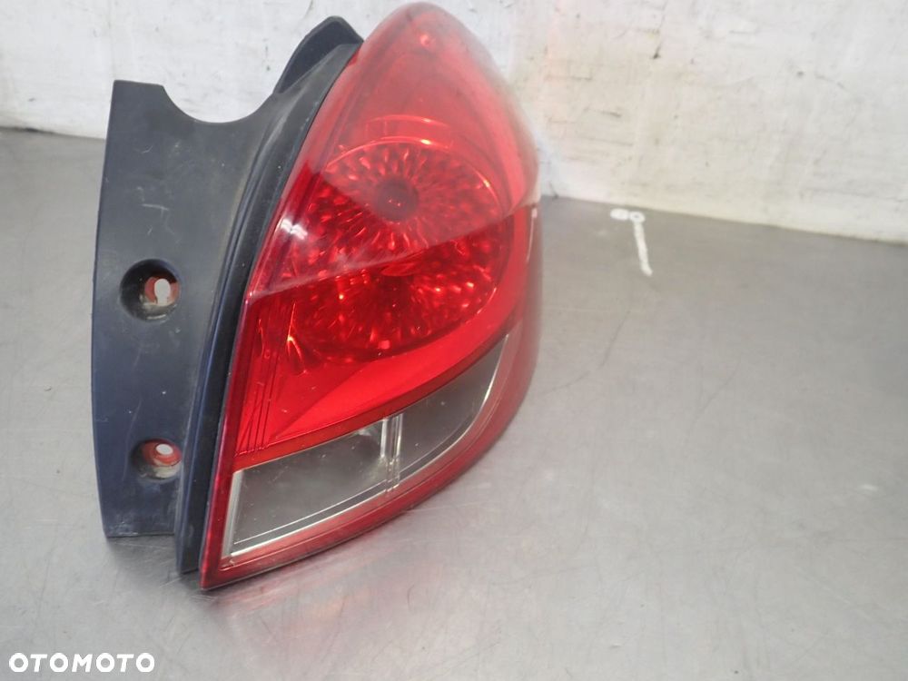 LAMPA PRAWA TYLNA RENAULT CLIO III LIFT 1.5 - 1