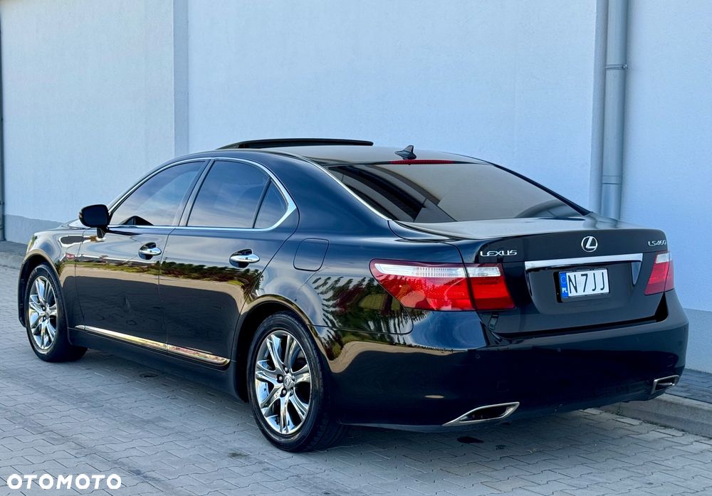 Lexus LS - 3