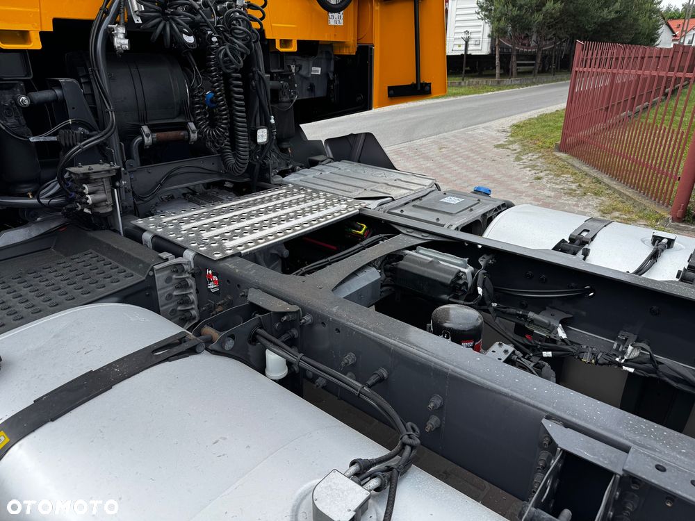 Renault T480 high cab - 13