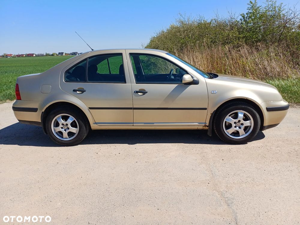 Volkswagen Bora 1.6 Trendline - 3