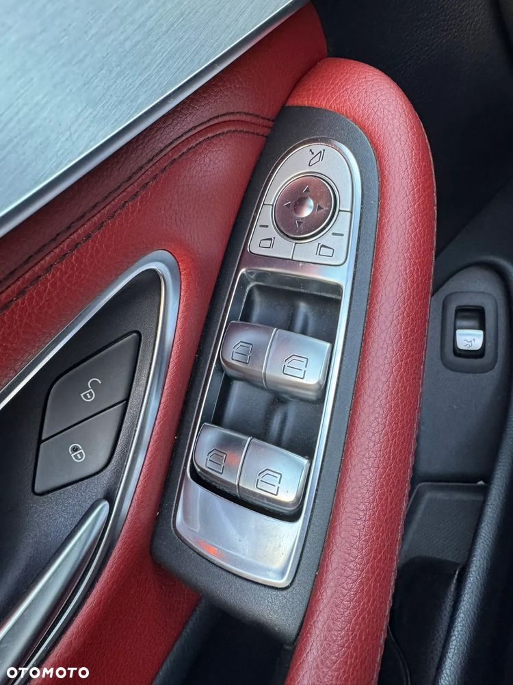 Mercedes-Benz Klasa C 300 9G-TRONIC - 28