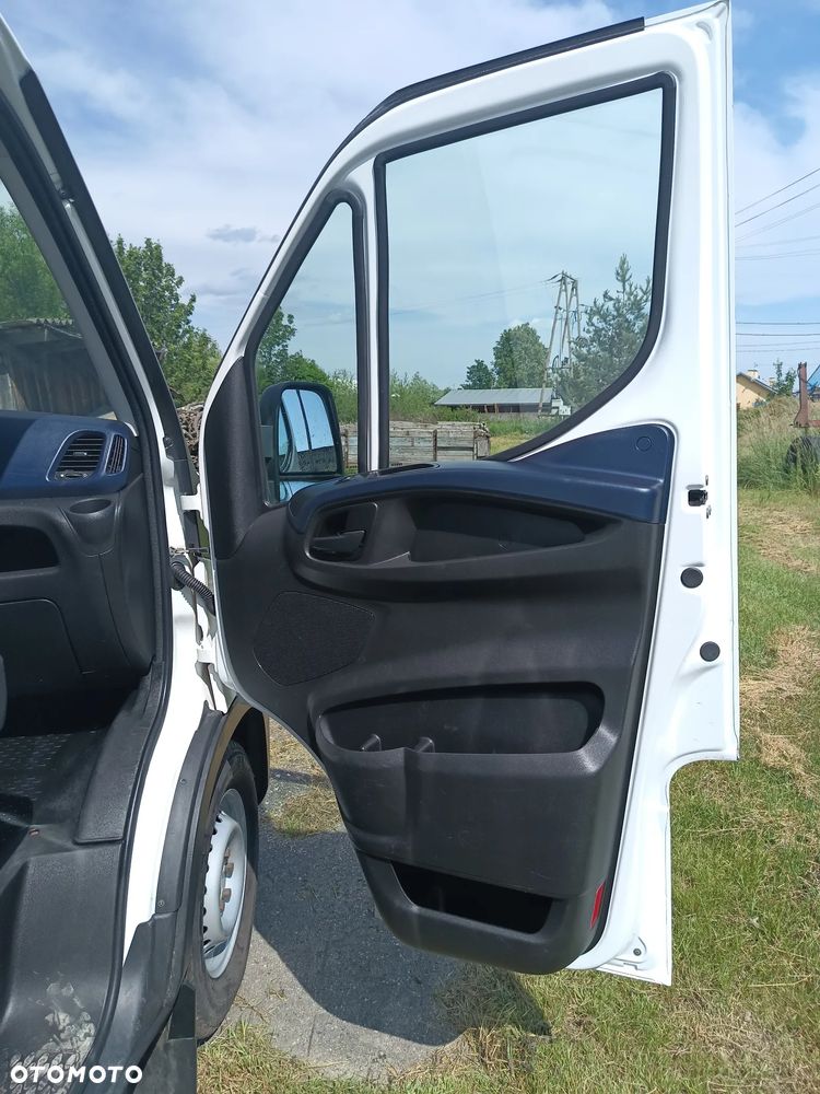 Iveco Daily L1H1 2.3 diesel 116 kM, automat 2019 rok EURO 6! WEBASTO, czujniki parkowania, sprowadzony ze Szwecji- NISKI ORGINALNY PRZEBIEG 146tyś. - 30