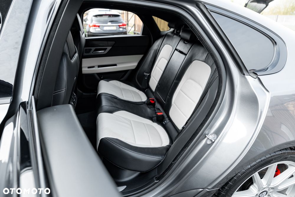 Jaguar XF 35t R-Sport - 18