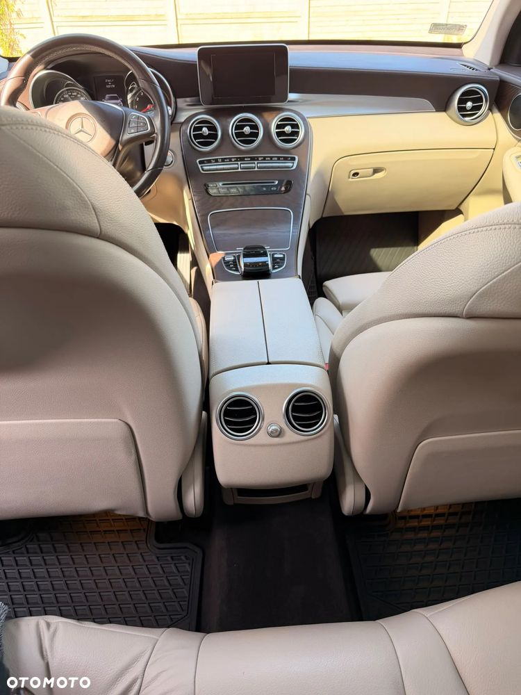 Mercedes-Benz GLC - 13