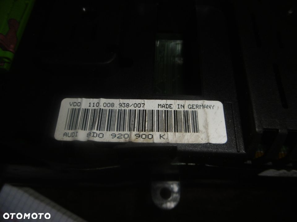 Licznik zegar Audi A4 B5 LIFT 8D0920900K - 2