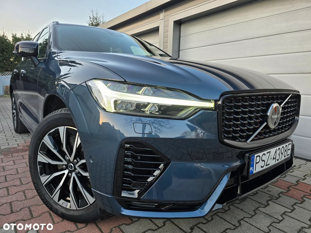 Volvo XC 60 T6 Plug-In Hybrid AWD Plus Dark - 2