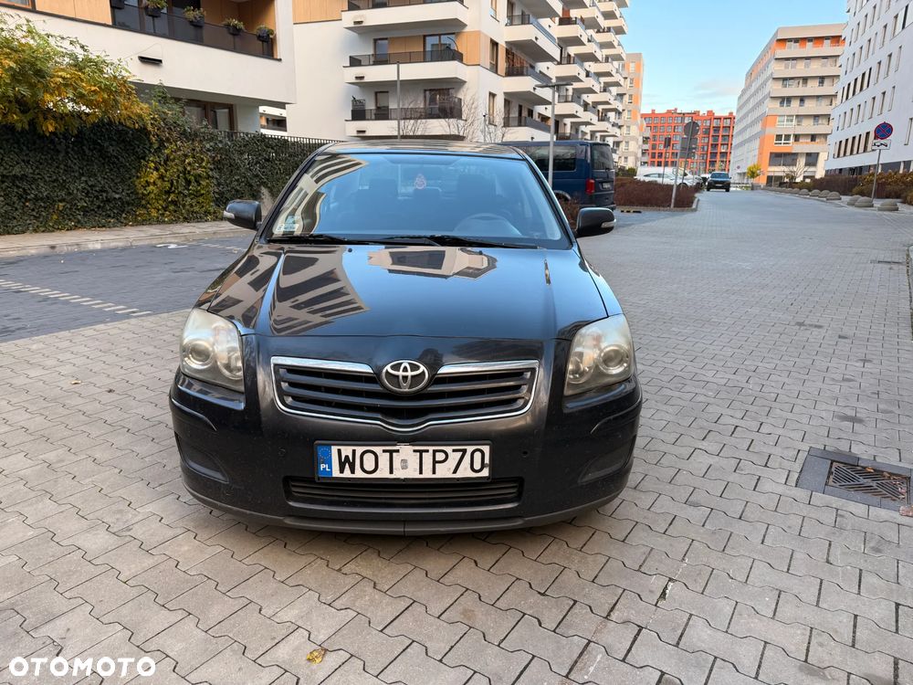 Toyota Avensis 1.8 VVT-i Sol - 2