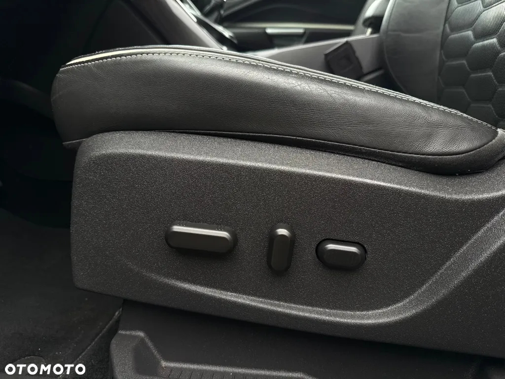 Ford Kuga 1.5 EcoBoost 2x4 Vignale - 28