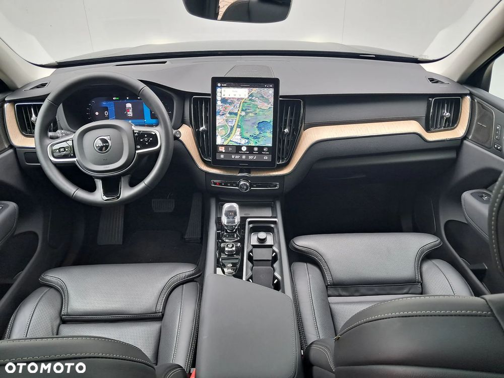 Volvo XC 60 T6 Plug-In Hybrid AWD Ultra Dark - 21