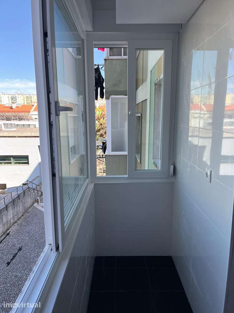 T2 Totalmente Remodelado!! Amadora/ Damaia. - Grande imagem: 2/13