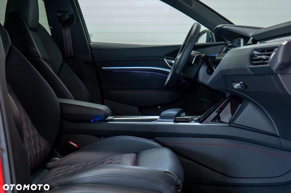 Audi Q8 Sportback e-tron - 27