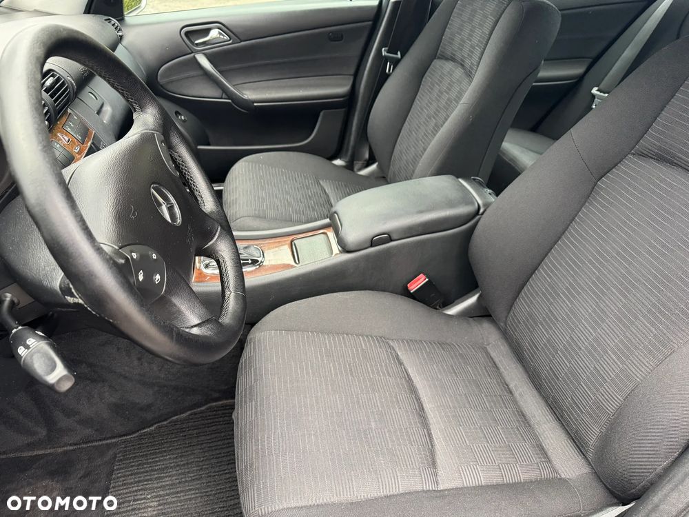 Mercedes-Benz Klasa C 220 CDI Automatik Elegance Sport Edition - 18