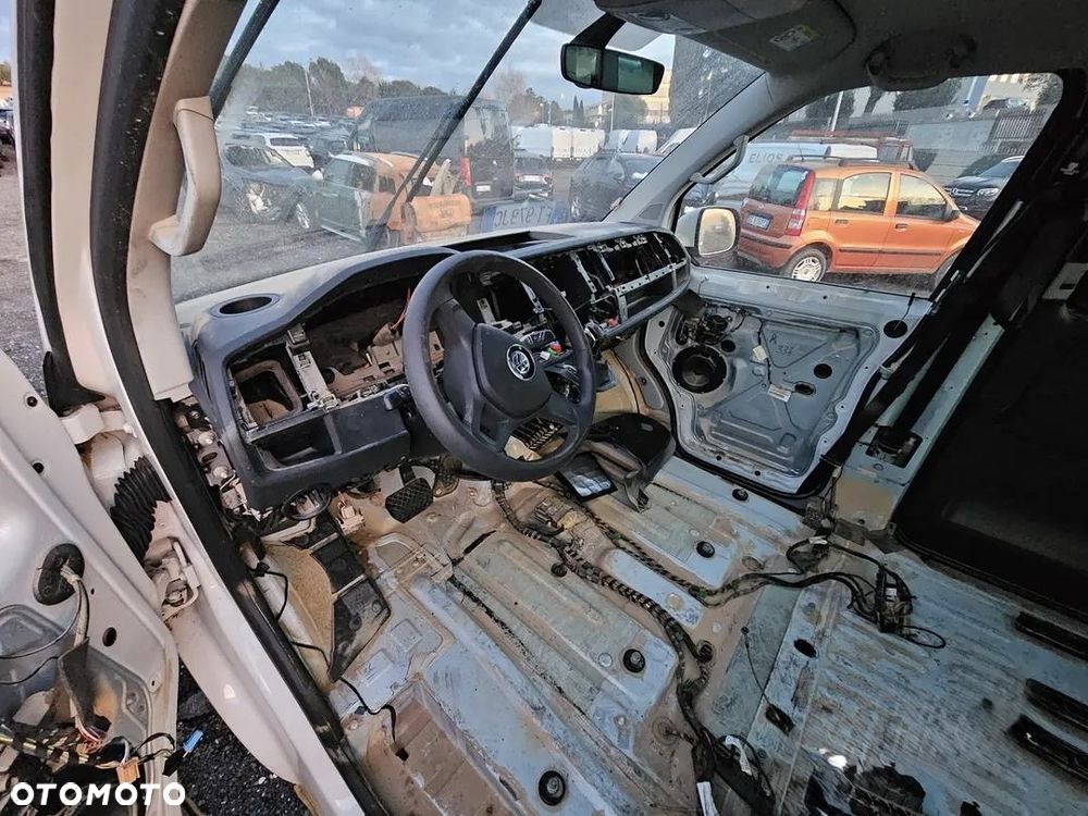 Volkswagen Caravelle 2.0 TDI L1 Highline 4Motion DSG - 4