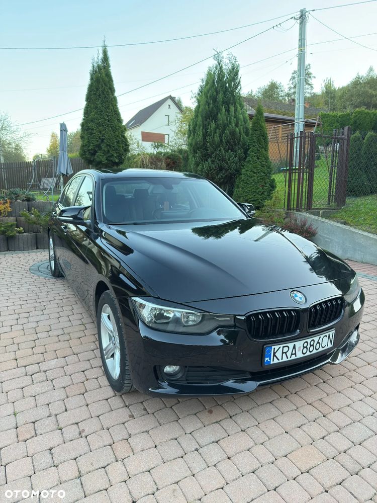 BMW Seria 3 320i xDrive - 10