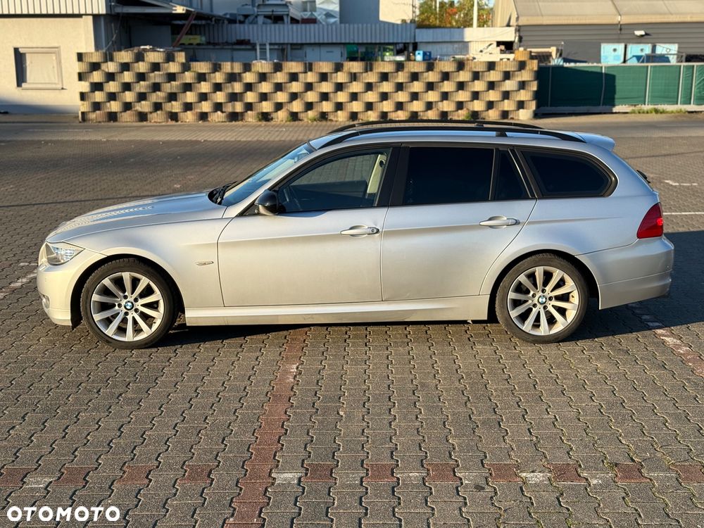 BMW Seria 3 318d DPF Touring Edition Sport - 4