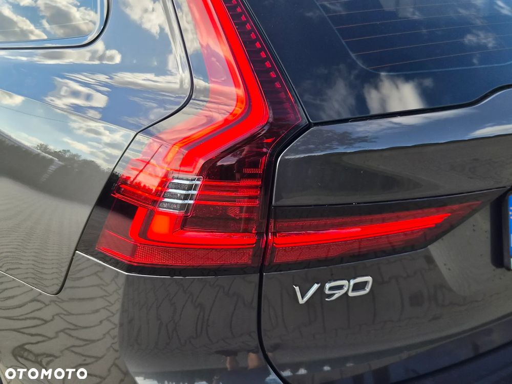 Volvo V90 B4 D Plus Dark - 32
