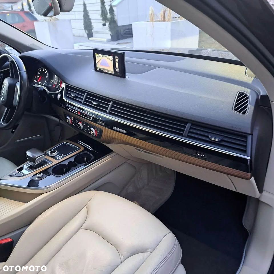Audi Q7 - 11