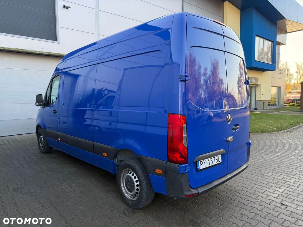 Mercedes-Benz Sprinter - 9