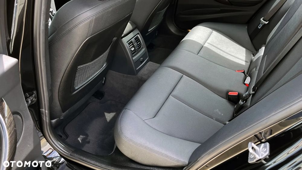 BMW Seria 3 - 32