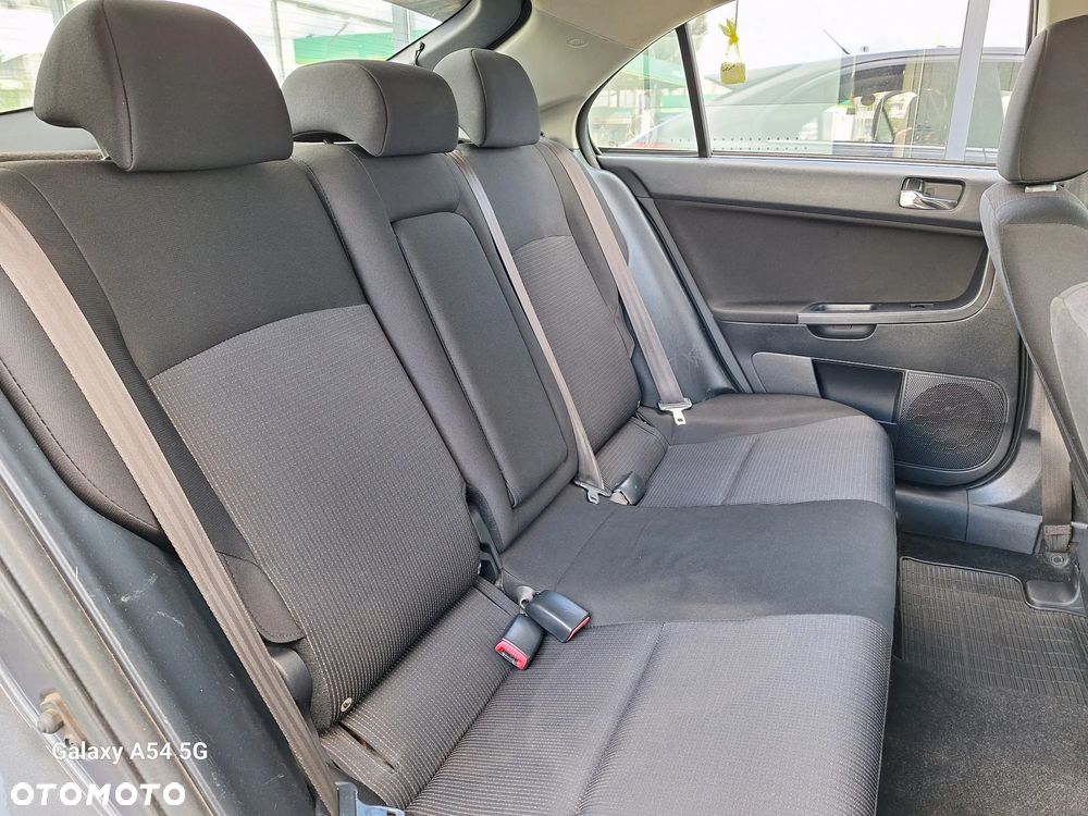 Mitsubishi Lancer 1.8 Invite - 28