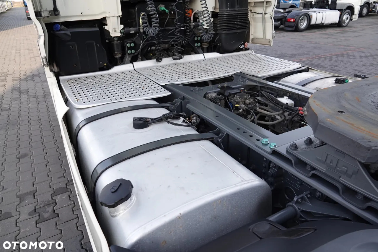 DAF XF 510 / RETARDER / BOGATA WERSJA / DUŻE NAVI / ORUROWANIE / PO ZŁOTYM KONTRAKCIE / INDYVIDUAL / OPONY 100 % - 12