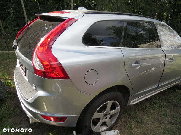 PRÓG SŁUPEK PRAWY VOLVO XC60 I 08-17