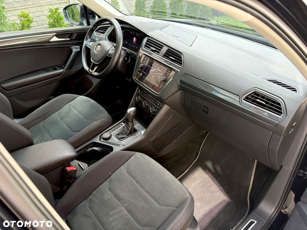 Volkswagen Tiguan 2.0 TDI SCR 4MotION DSG R-Line - 28