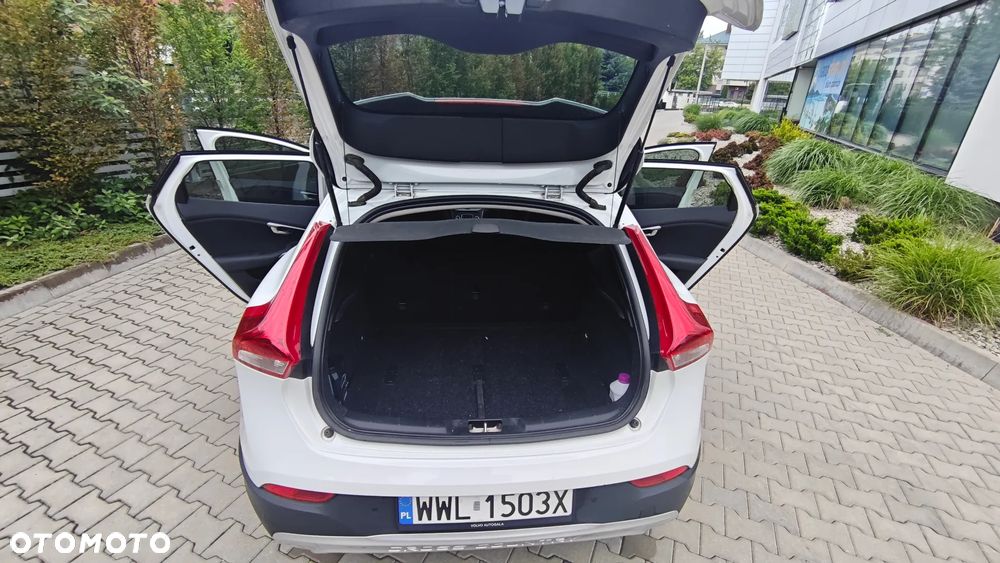 Volvo V40 Cross Country D2 Momentum - 9