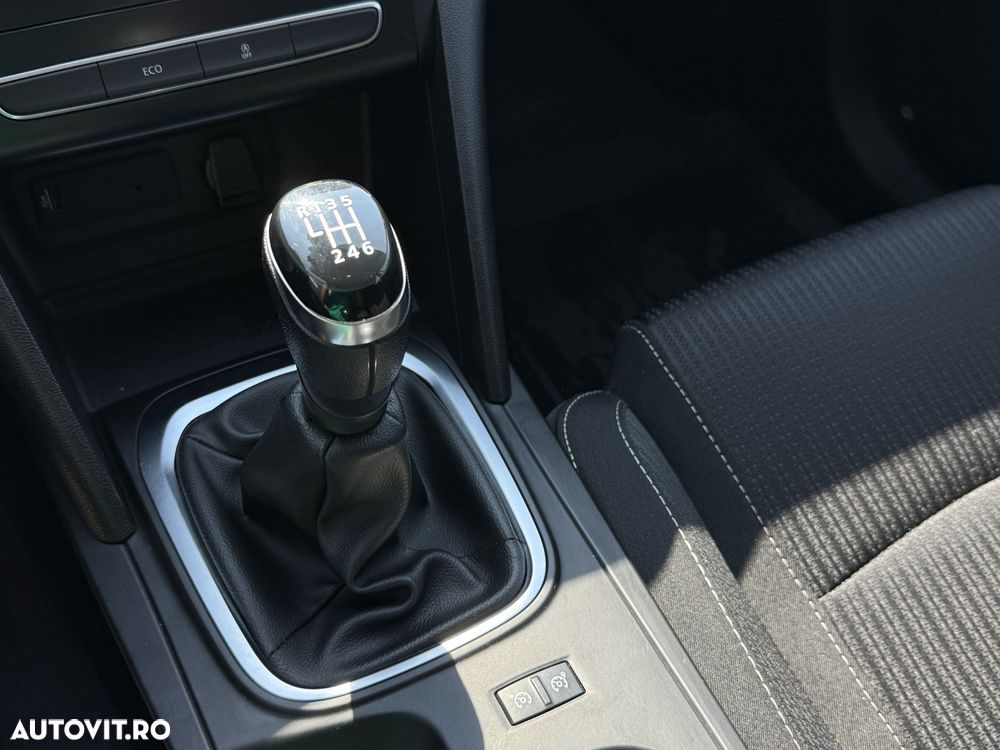 Renault Megane TCe Business - 9