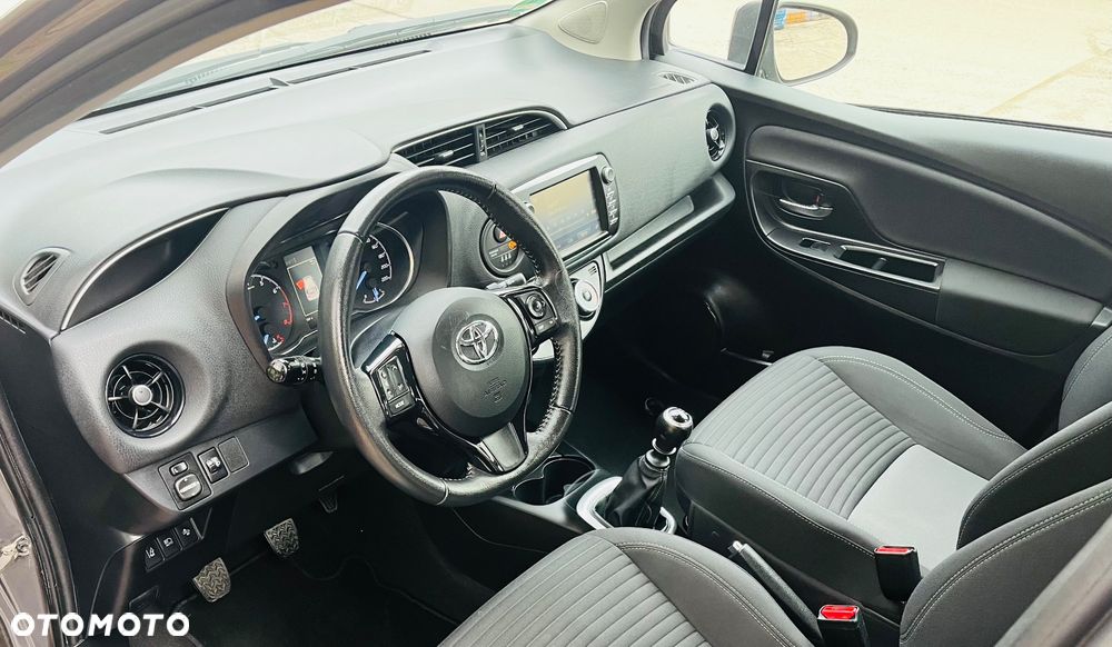 Toyota Yaris 1.5 Dynamic - 8