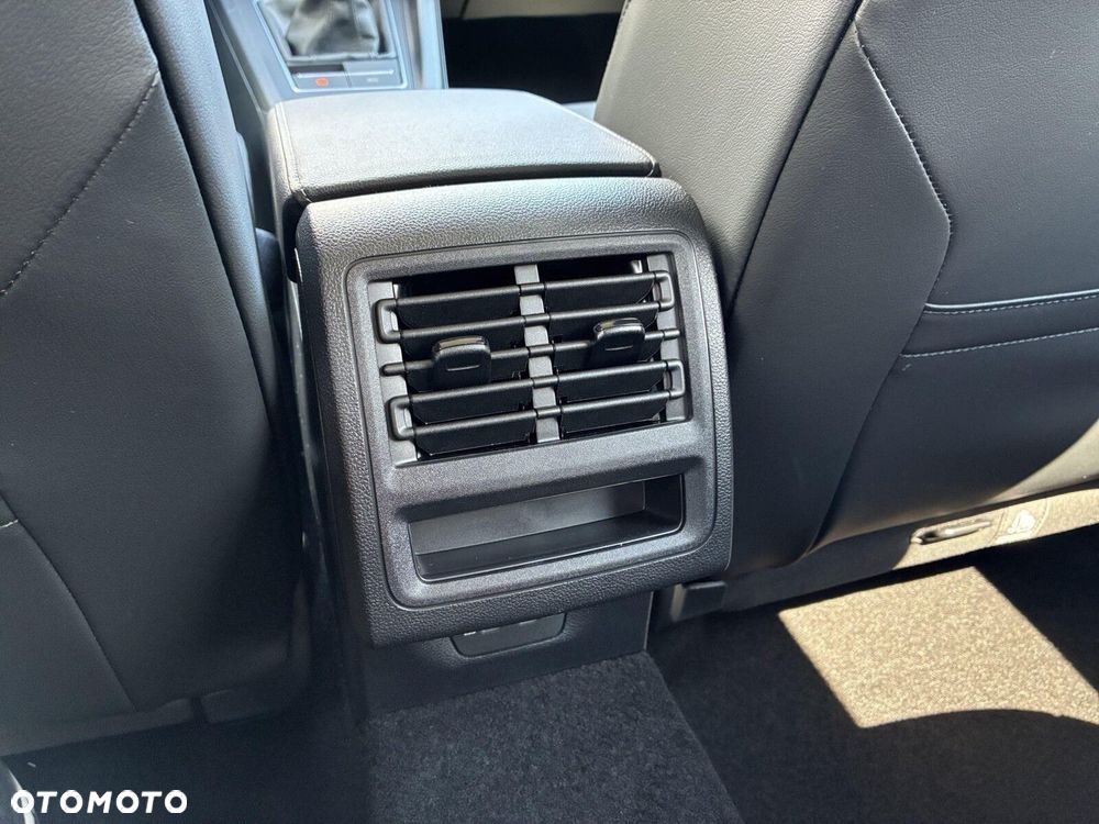 Volkswagen Golf - 27