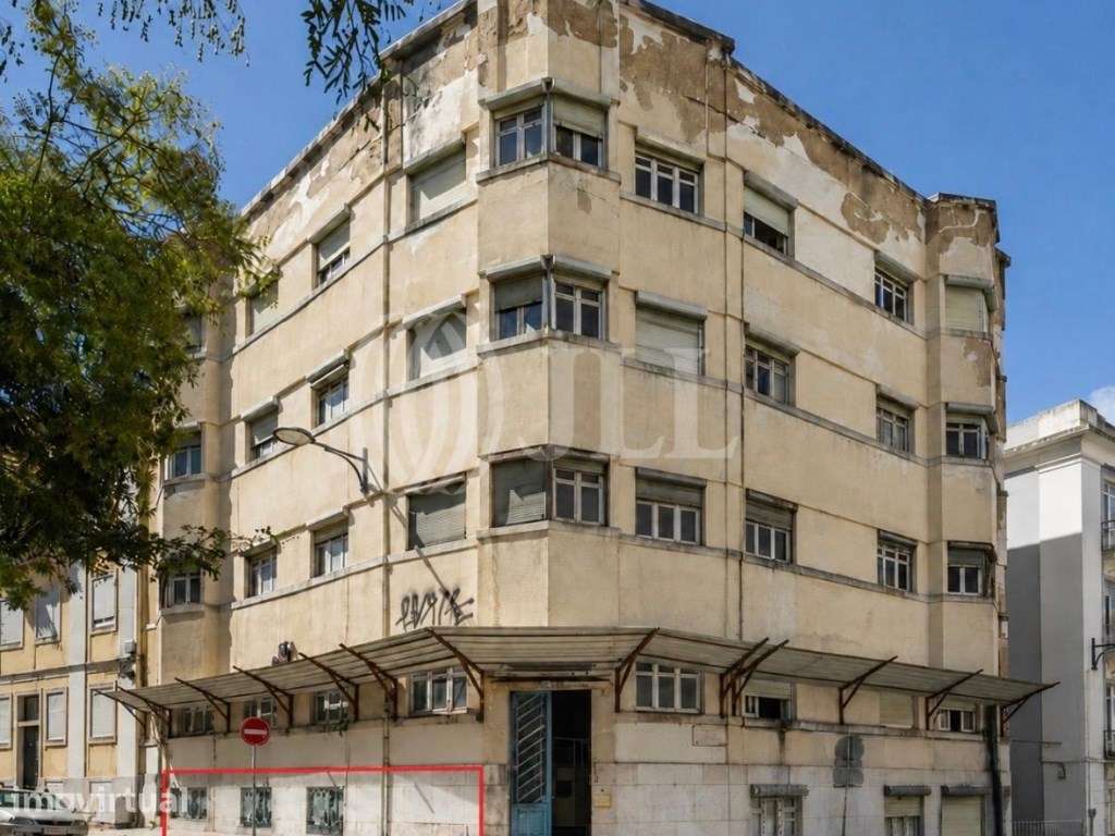 Apartamento T2, para remodelação, em Arroios, Lisboa