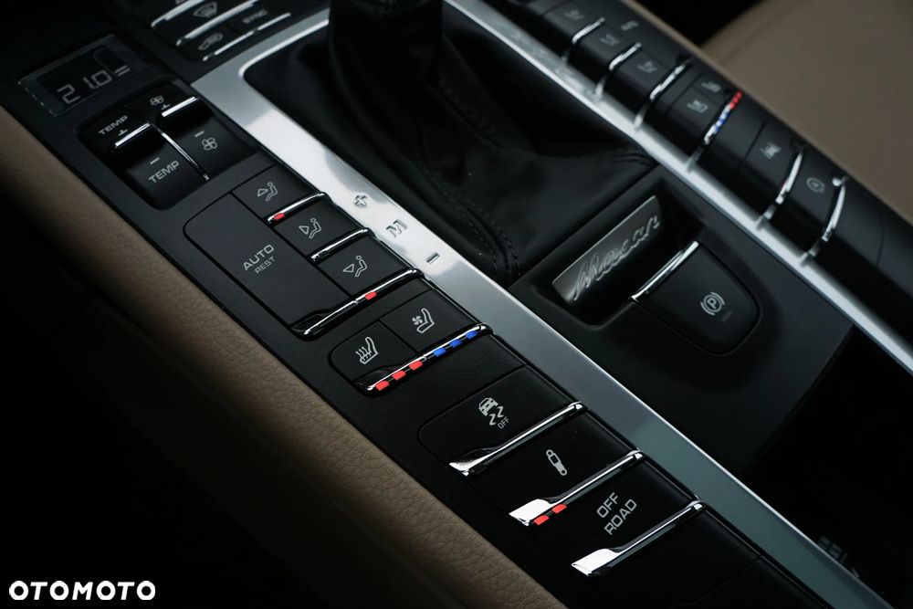 Porsche Macan - 23