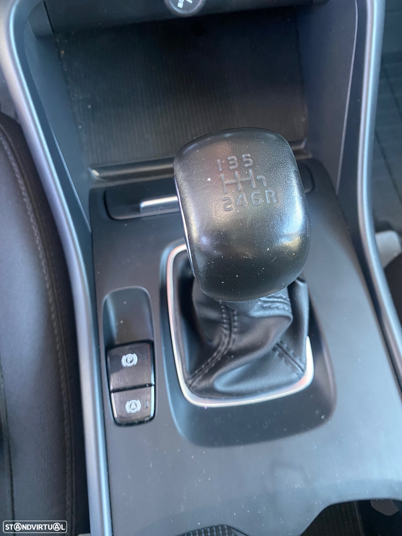 Volvo XC 40 1.5 T2 Momentum Plus - 12