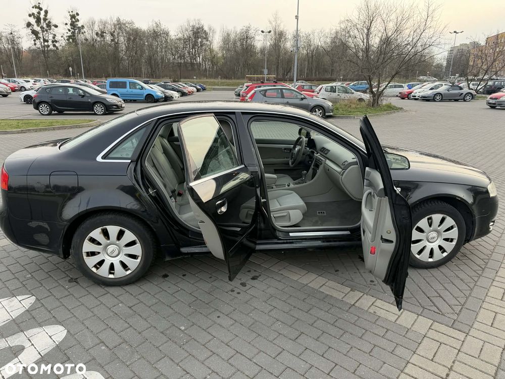 Audi A4 Limousine - 6