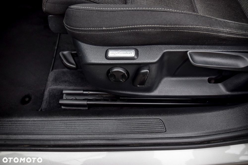 Volkswagen Passat 1.6 TDI (BlueMotion Technology) Comfortline - 14