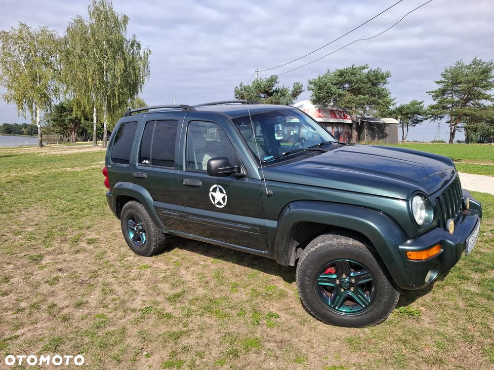 Jeep Liberty 3.7 4x4 - 8