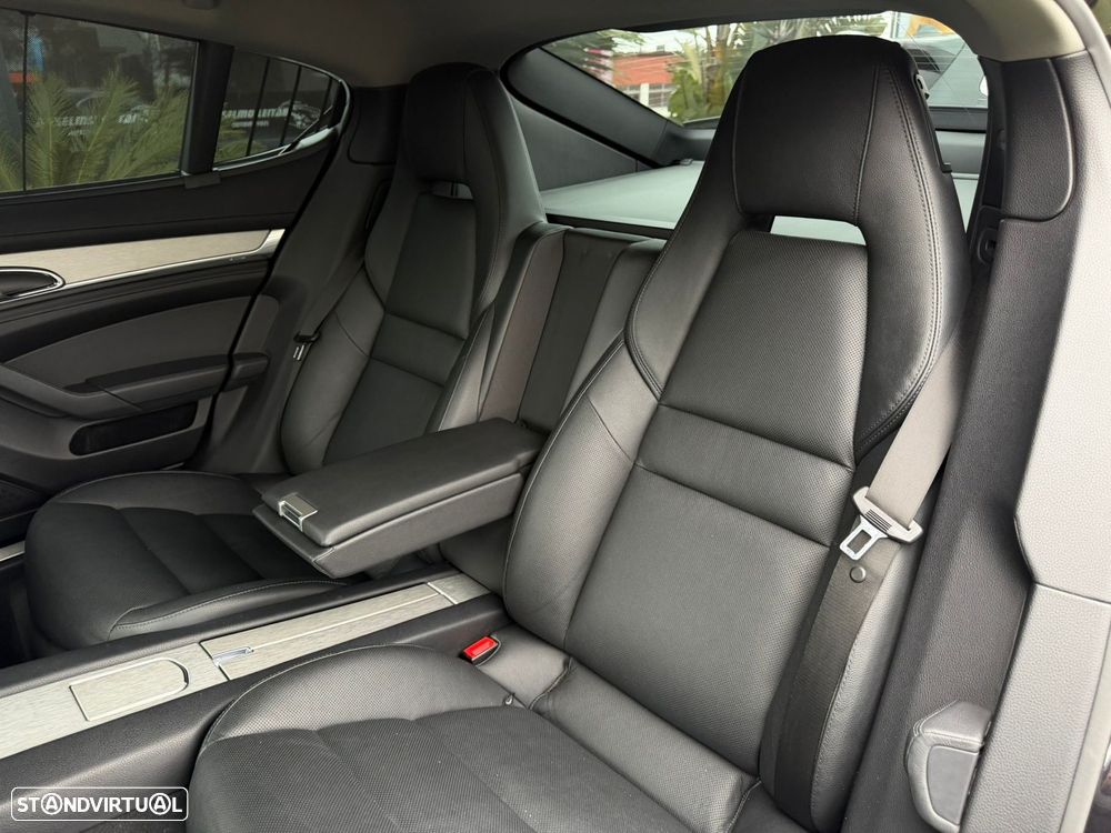 Porsche Panamera Standard - 24